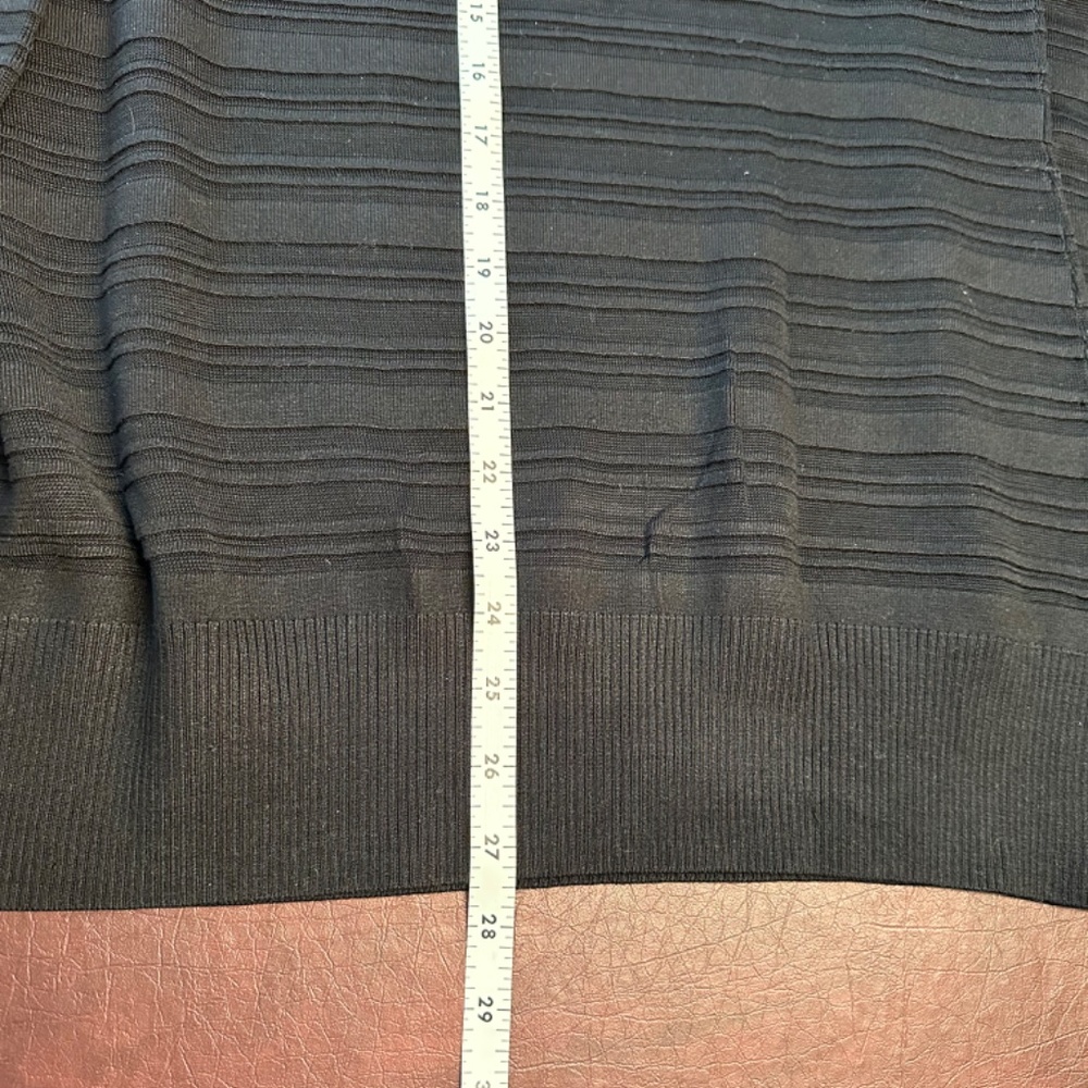 Worth NY Black Silk blend turtleneck. Horizontal stripes. Size L. NEW! - Picture 8 of 8